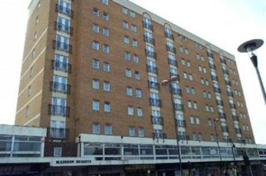 Private Double Bedroom In Hounslow Near Heathrow Лондон Экстерьер фото